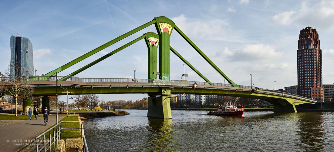 Flößerbrücke über den Main. | Referenznummer 20170315_A7_7523 Cityscape Frankfurt
