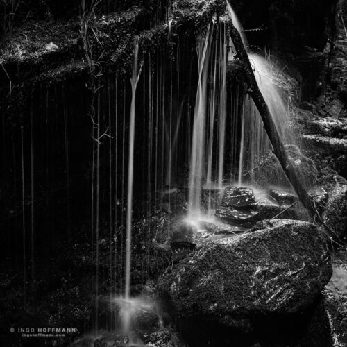 Aberfeldy, Schottland | Referenznummer 20170526_A7_9236 Wasser und Felsen